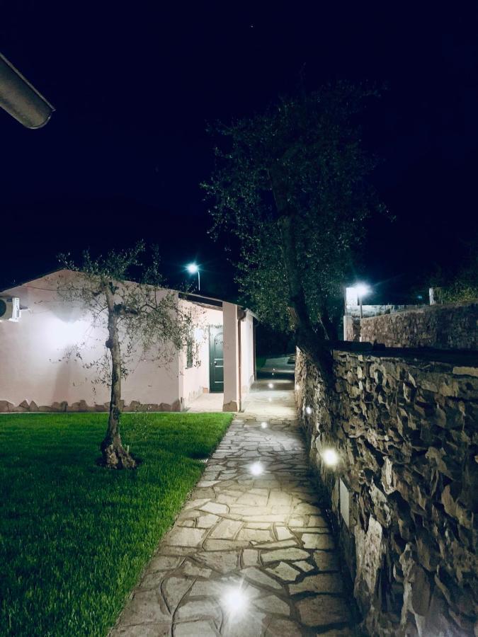 Casa Vacanze Gli Ulivi Villa Borgomaro Luaran gambar