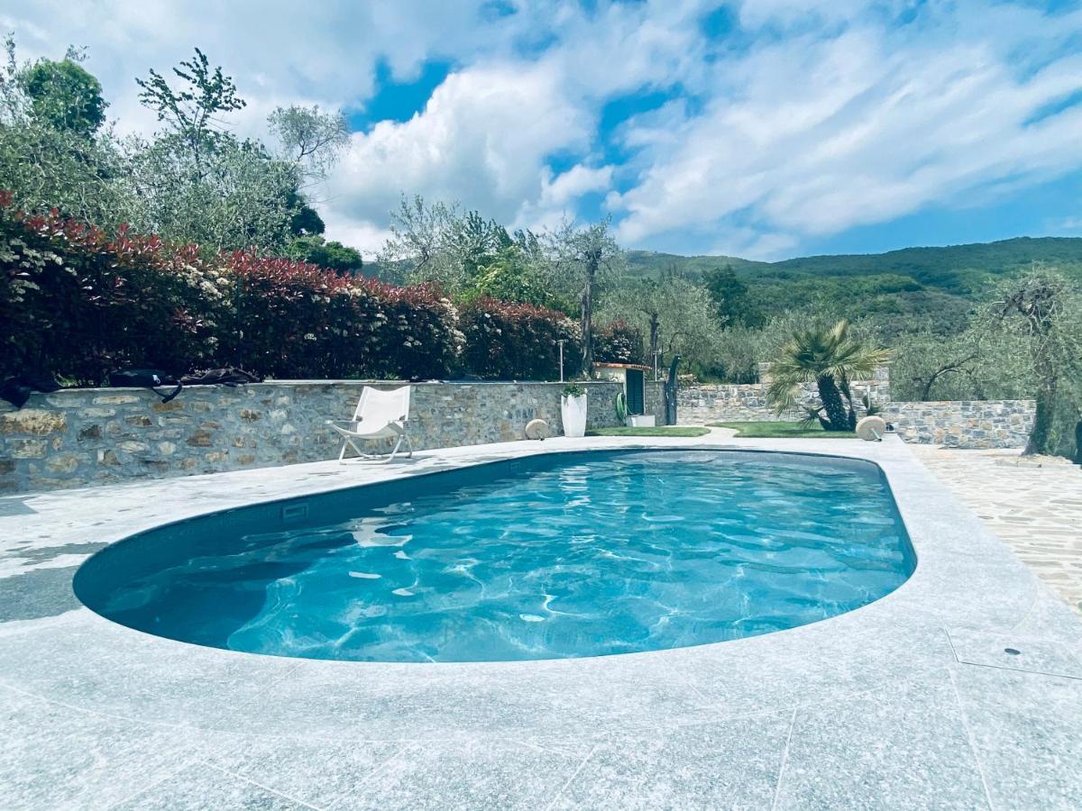 Casa Vacanze Gli Ulivi Borgomaro Luaran gambar