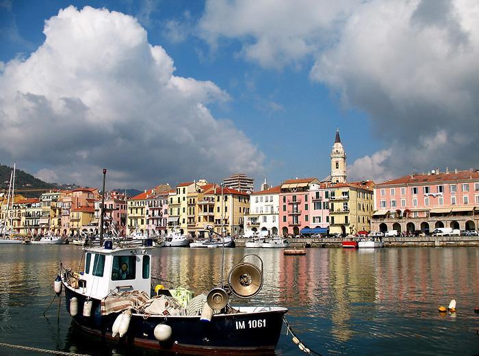 Casa Vacanze Gli Ulivi Borgomaro Bilik gambar