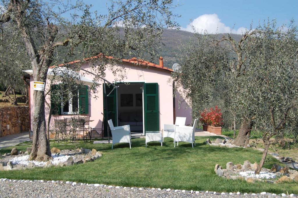 Casa Vacanze Gli Ulivi Villa Borgomaro Bilik gambar