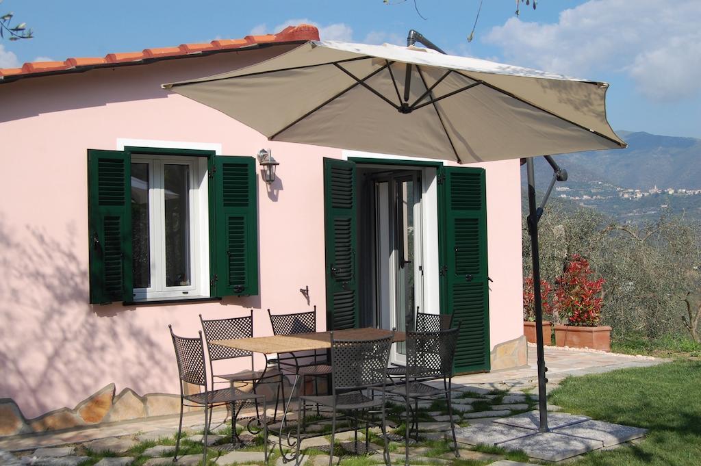 Casa Vacanze Gli Ulivi Borgomaro Bilik gambar